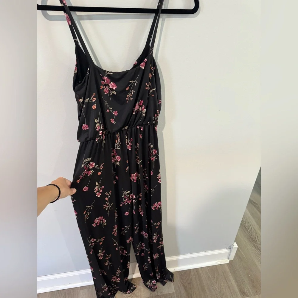 NWT Kaileigh Black Wide Leg Jumpsuit with Pink Floral Design Size Small - Picture 5 of 5